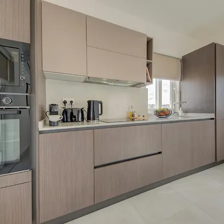 The Valley Collection - B26 - With Private Hot Tub