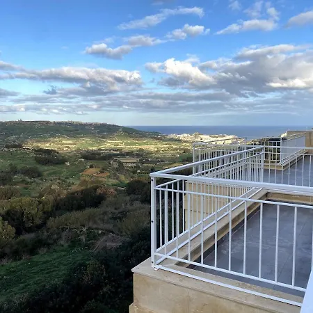 The Valley Collection - B26 - With Private Hot Tub