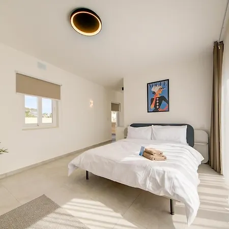 The Valley Collection - B26 - With Private Hot Tub *