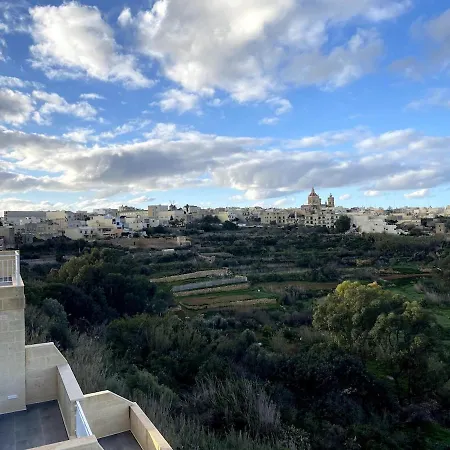 The Valley Collection - B26 - With Private Hot Tub Xagħra